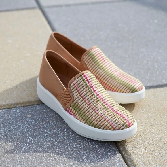 Clarks Shoes - NIB Clarks Layton Petal 8.5W WIDE Slip On Comfort Sneakers Light Tan Combo